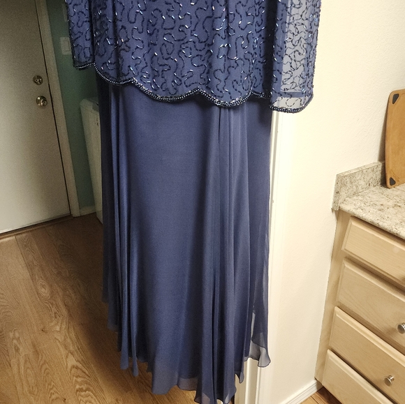 Dress - Picture 1 of 6